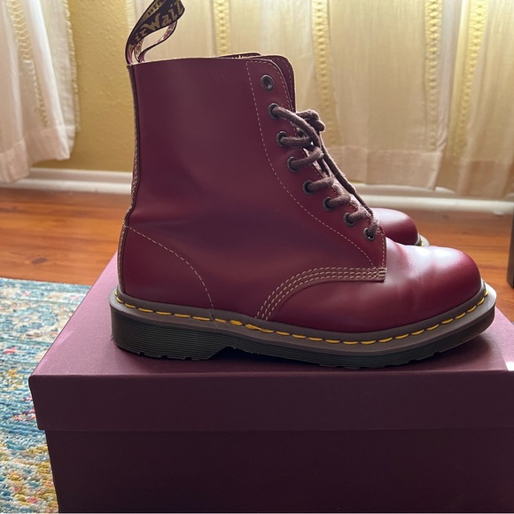 Dr. Martens Made in England 1460 boots - Picture 1 of 4